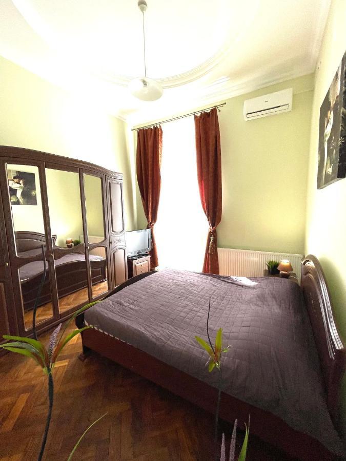 3 Rooms Apartments In The City Centr Lviv Dış mekan fotoğraf