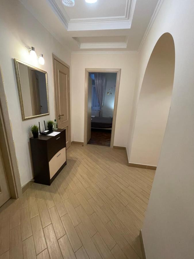 3 Rooms Apartments In The City Centr Lviv Dış mekan fotoğraf