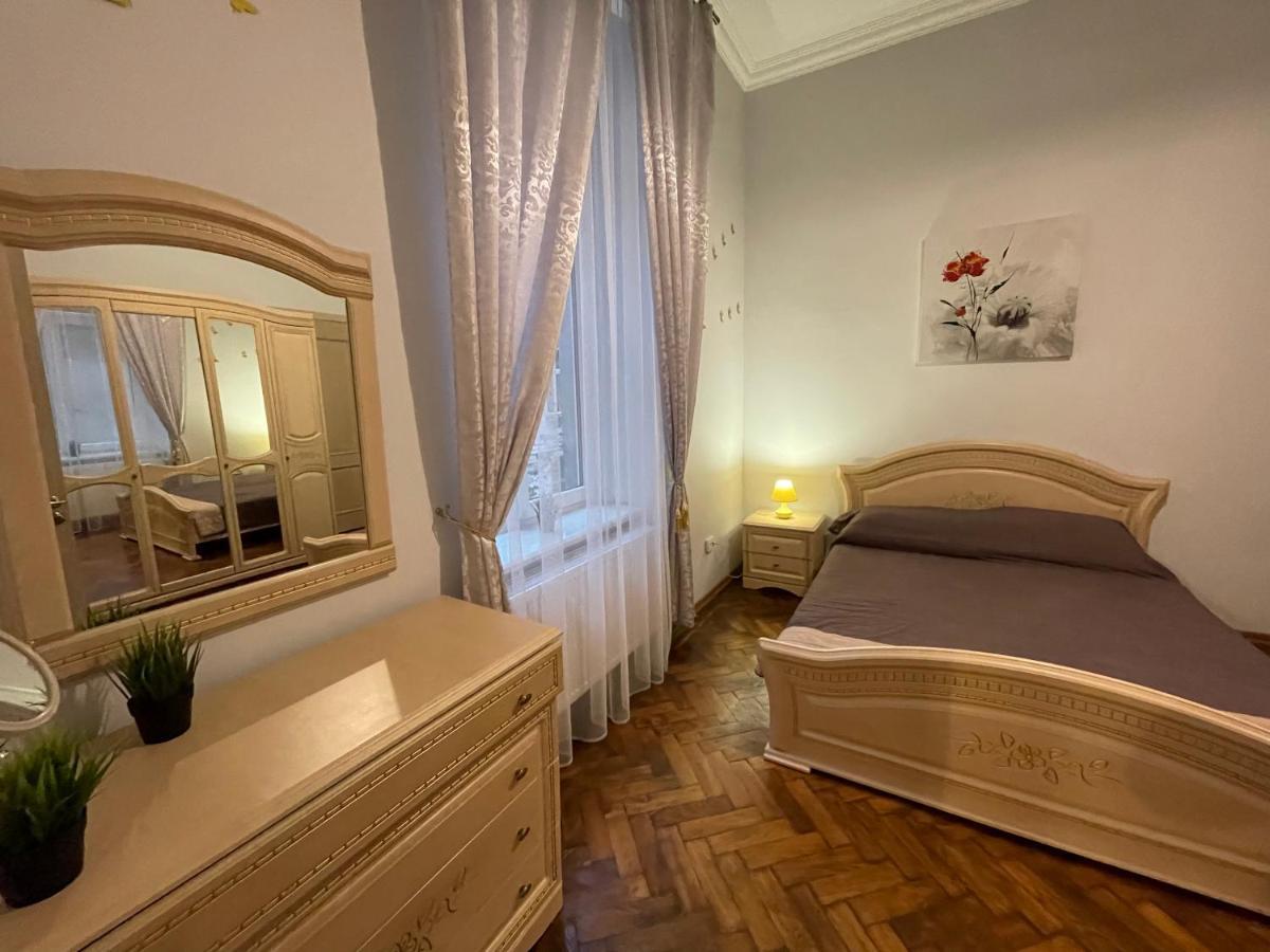 3 Rooms Apartments In The City Centr Lviv Dış mekan fotoğraf