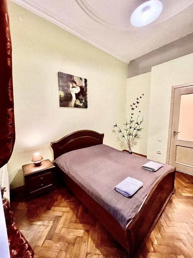 3 Rooms Apartments In The City Centr Lviv Dış mekan fotoğraf