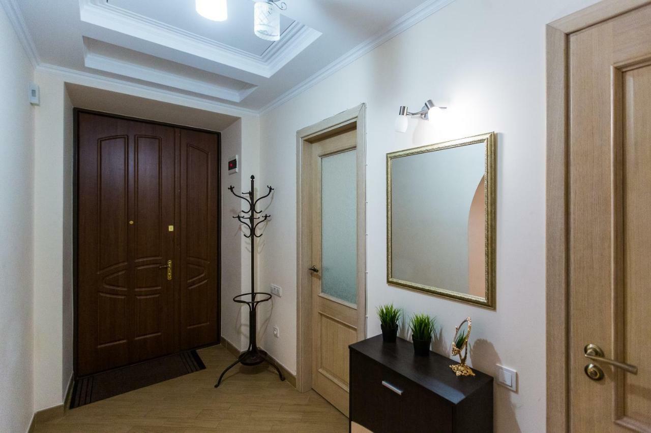 3 Rooms Apartments In The City Centr Lviv Dış mekan fotoğraf