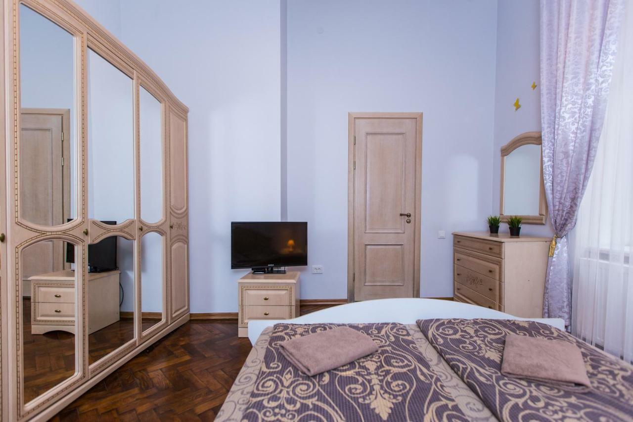3 Rooms Apartments In The City Centr Lviv Dış mekan fotoğraf
