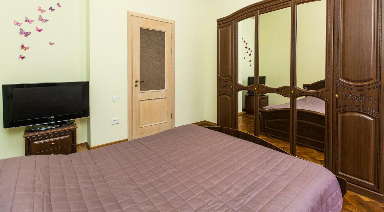 3 Rooms Apartments In The City Centr Lviv Dış mekan fotoğraf
