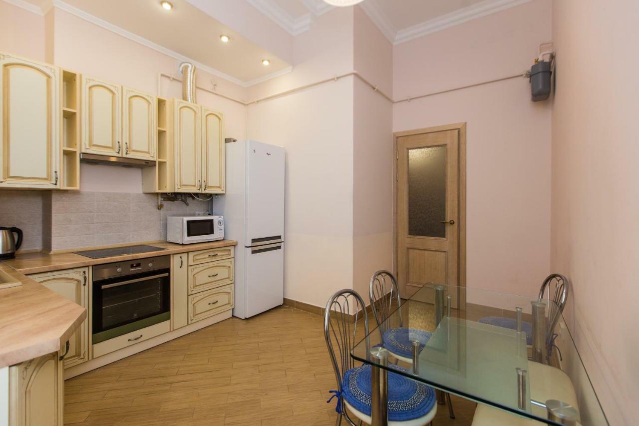 3 Rooms Apartments In The City Centr Lviv Dış mekan fotoğraf