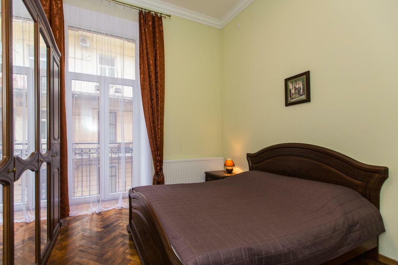 3 Rooms Apartments In The City Centr Lviv Dış mekan fotoğraf