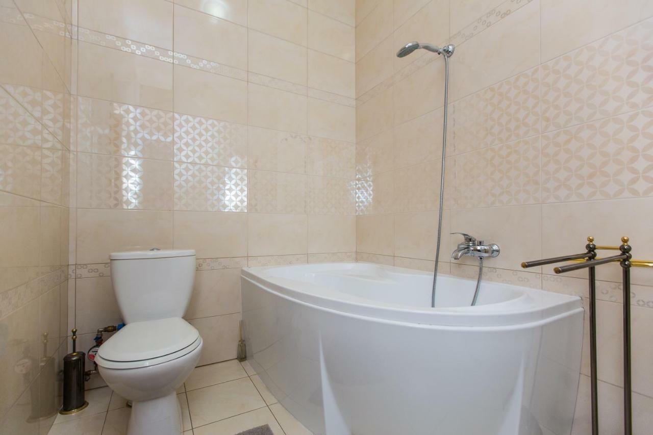 3 Rooms Apartments In The City Centr Lviv Dış mekan fotoğraf