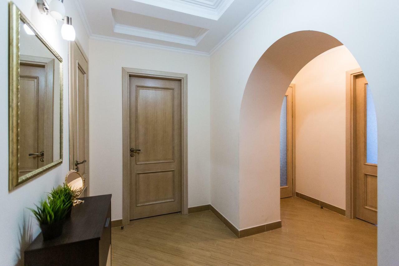 3 Rooms Apartments In The City Centr Lviv Dış mekan fotoğraf