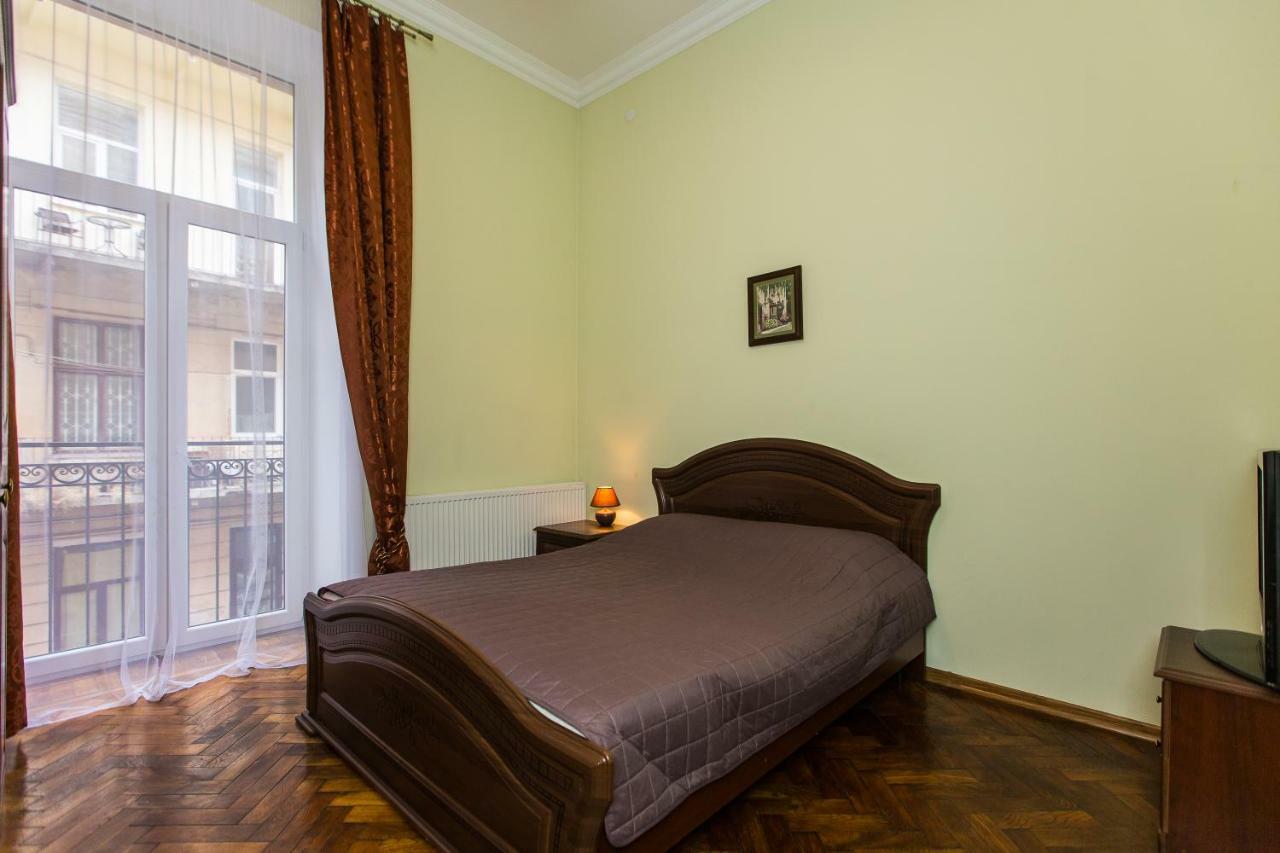 3 Rooms Apartments In The City Centr Lviv Dış mekan fotoğraf